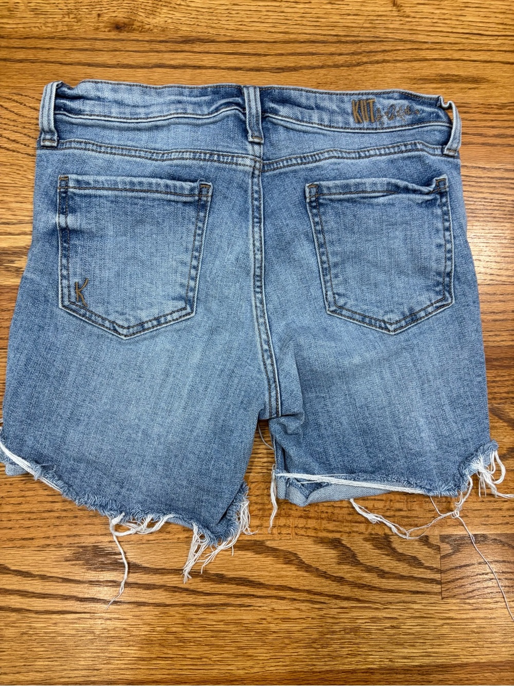 Kut from the Kloth Distressed Raw Cutoff Denim Shorts sz 2 - Picture 2 of 9